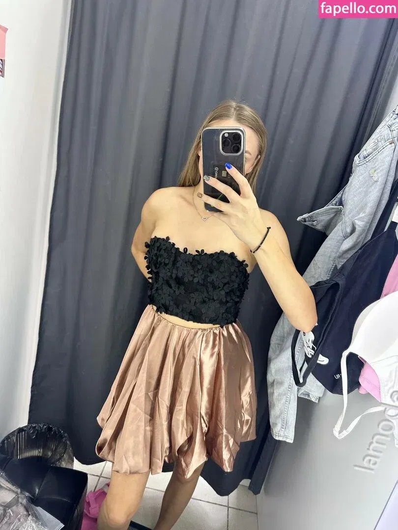 busya18plus Onlyfans Photo Gallery 