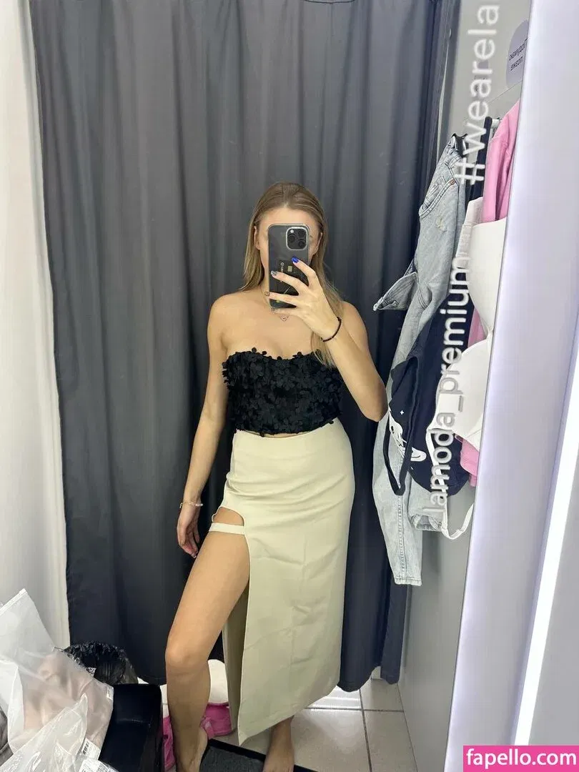 busya18plus Onlyfans Photo Gallery 