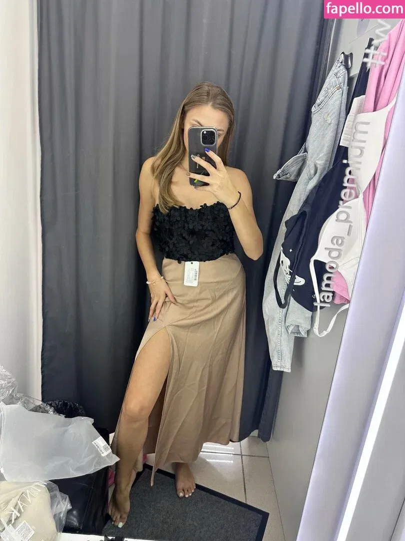 busya18plus Onlyfans Photo Gallery 