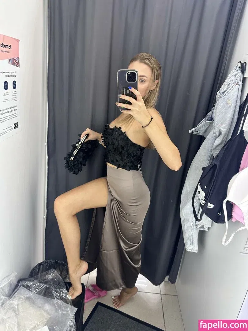 busya18plus Onlyfans Photo Gallery 