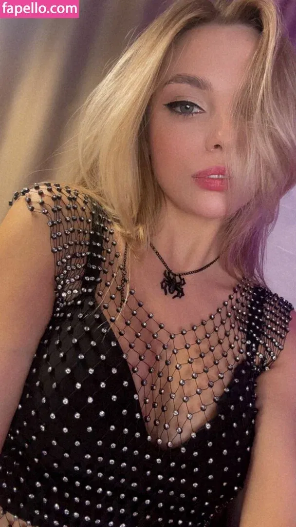 busya18plus Onlyfans Photo Gallery 