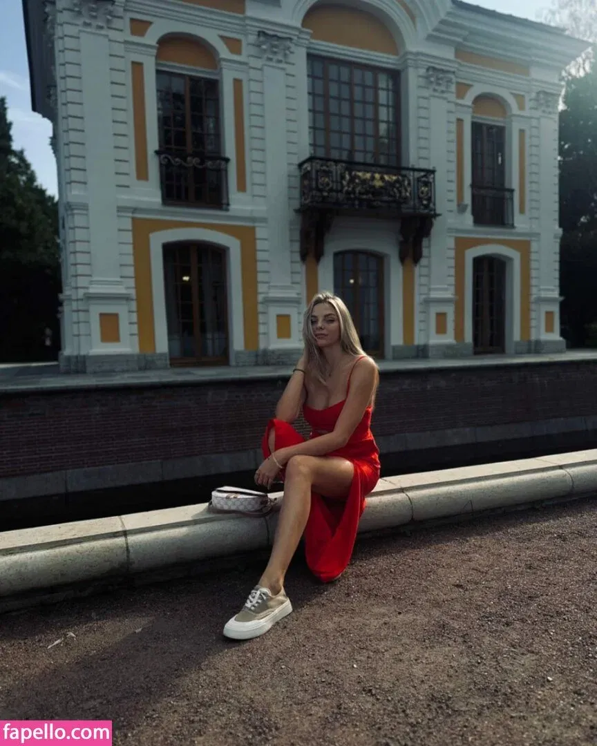 busya18plus Onlyfans Photo Gallery 