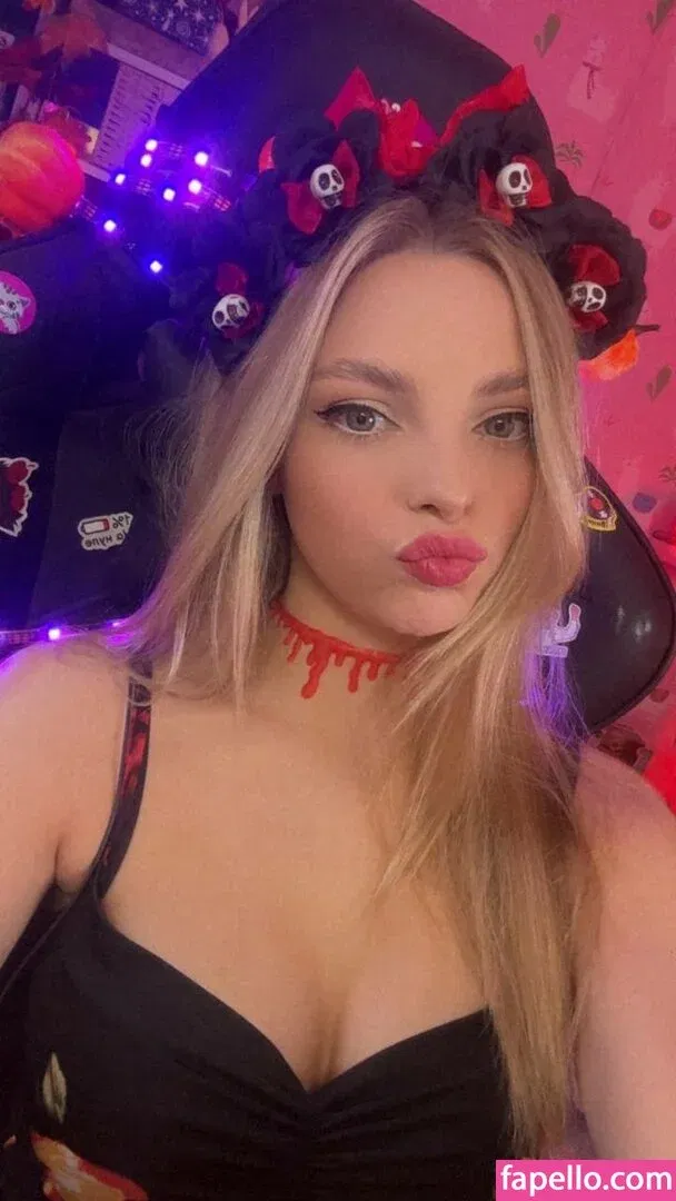 busya18plus Onlyfans Photo Gallery 