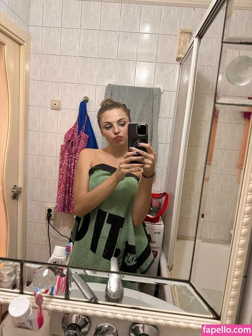 busya18plus Onlyfans Photo Gallery 