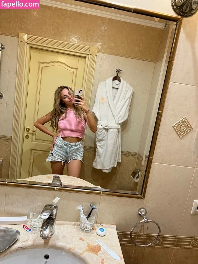 busya18plus Onlyfans Photo Gallery 