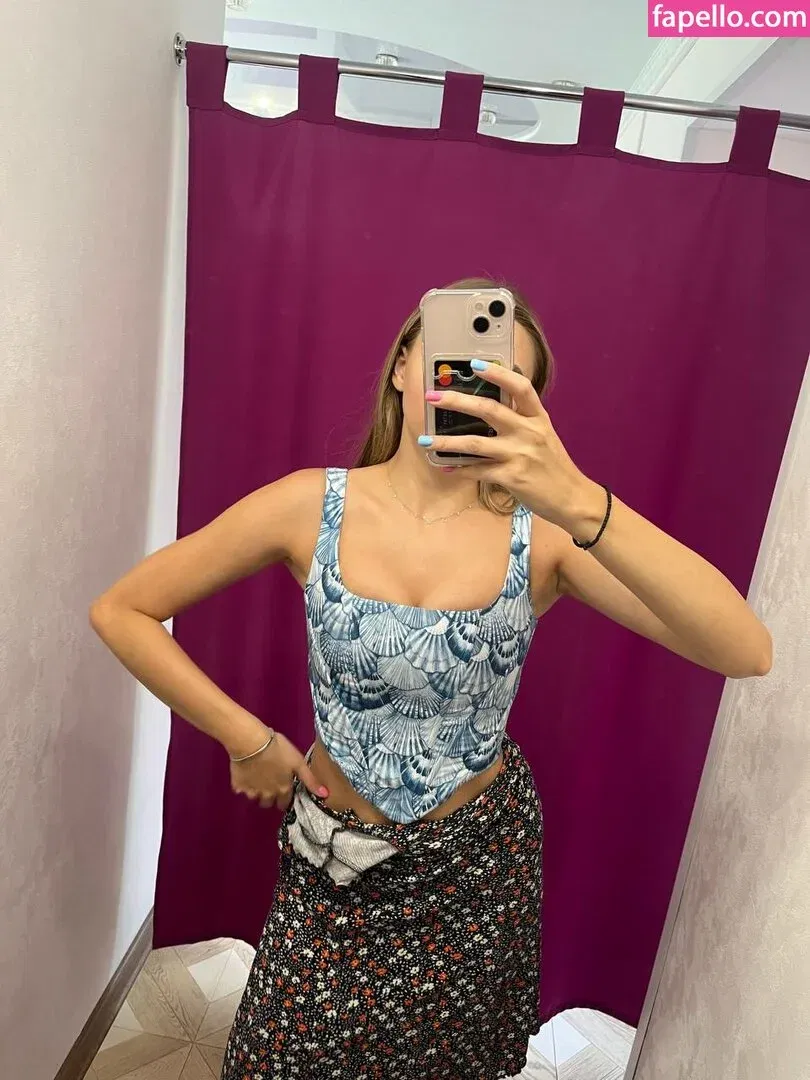 busya18plus Onlyfans Photo Gallery 