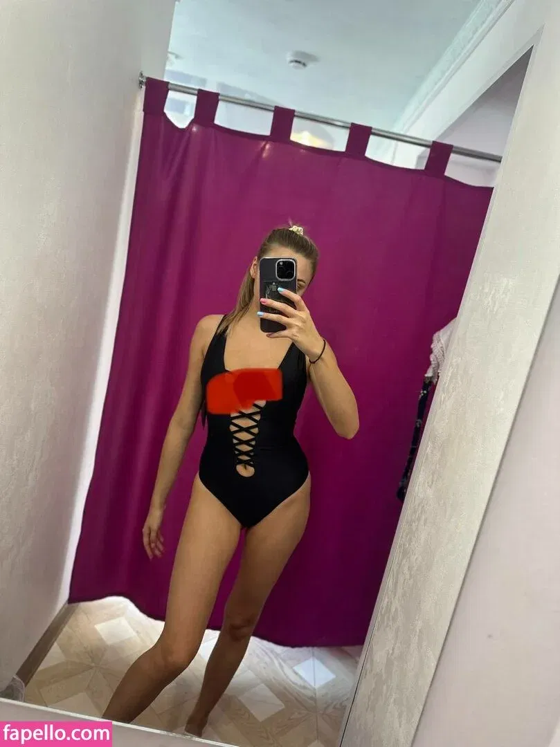 busya18plus Onlyfans Photo Gallery 