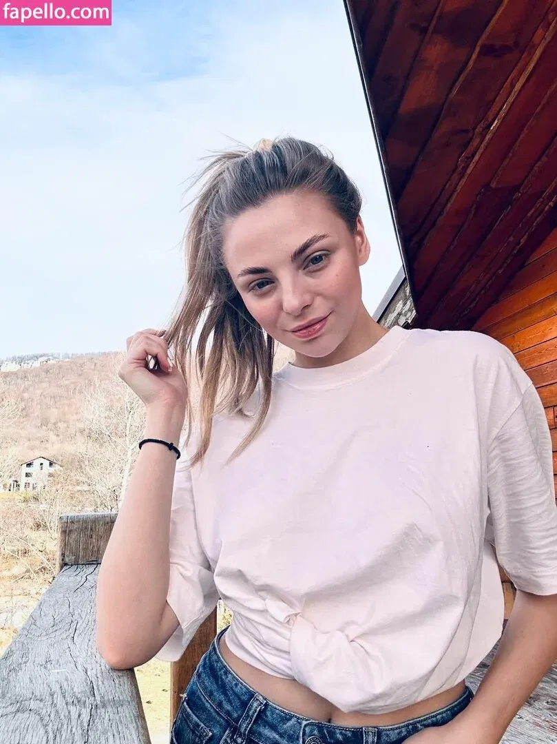 busya18plus Onlyfans Photo Gallery 