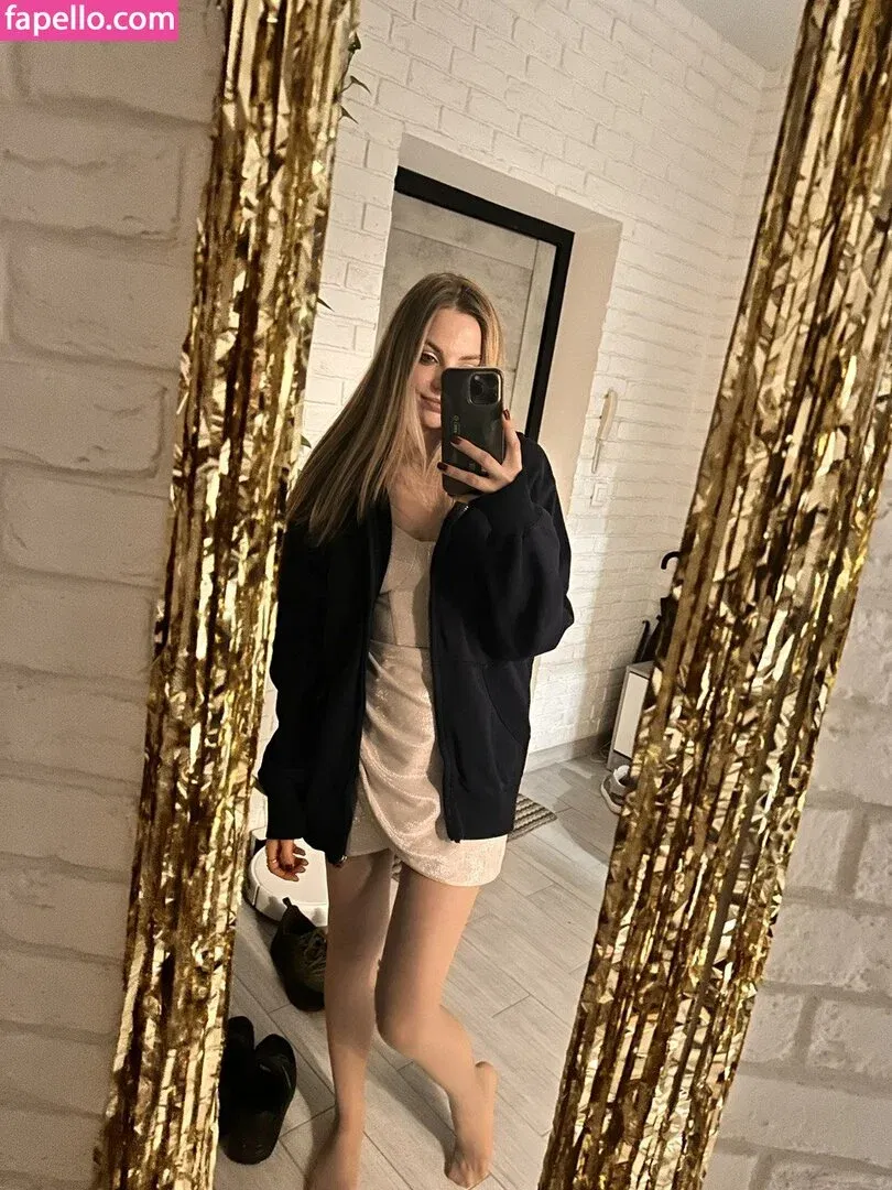 busya18plus Onlyfans Photo Gallery 