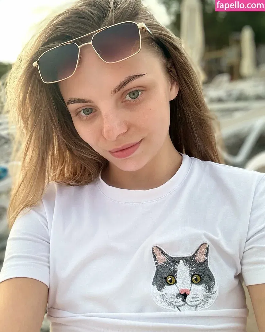 busya18plus Onlyfans Photo Gallery 