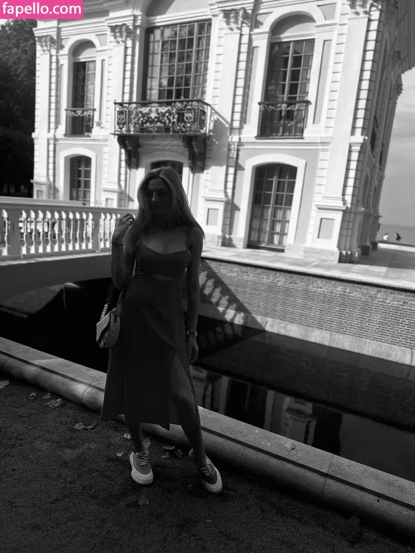 busya18plus Onlyfans Photo Gallery 