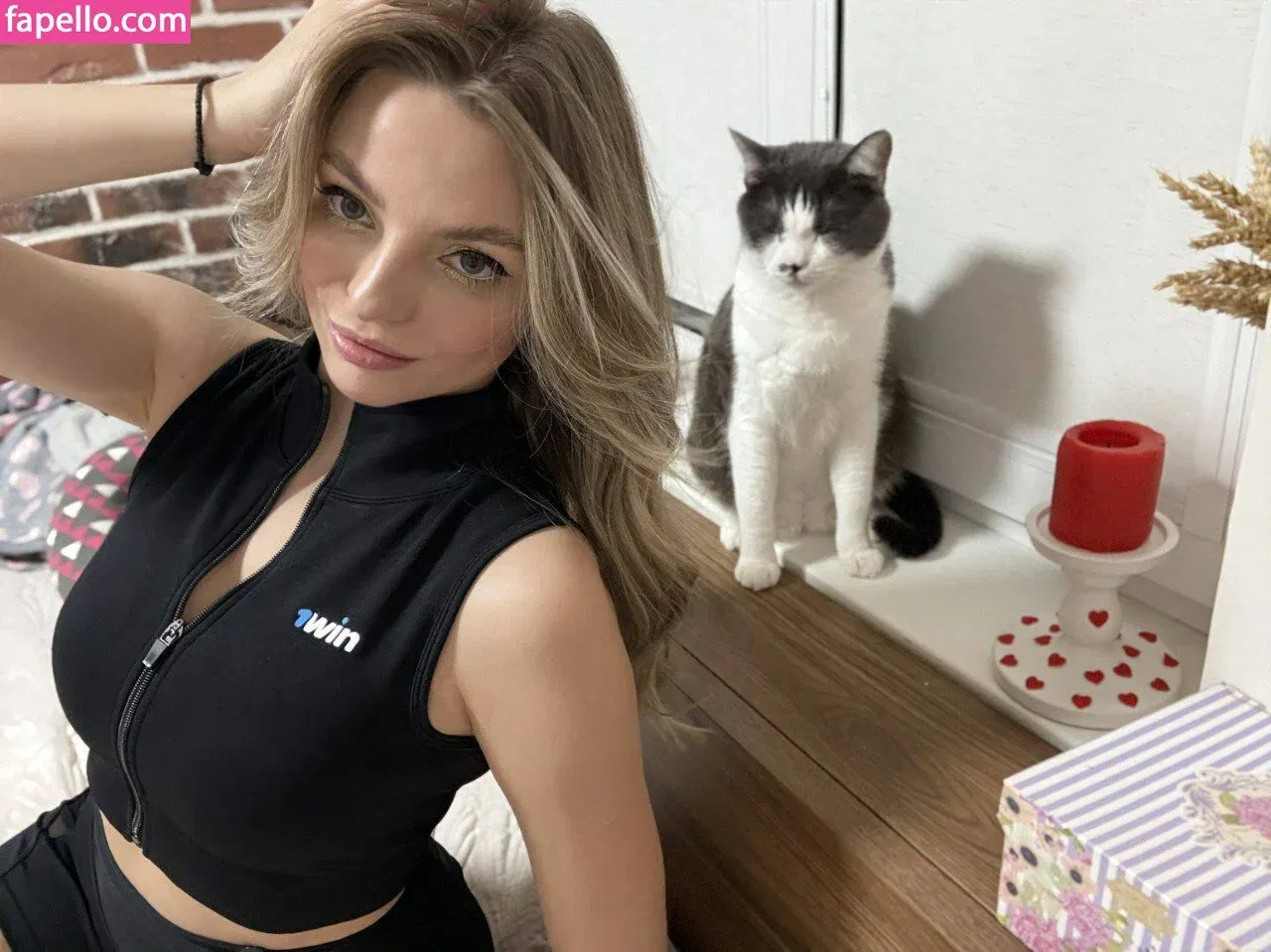 busya18plus Onlyfans Photo Gallery 