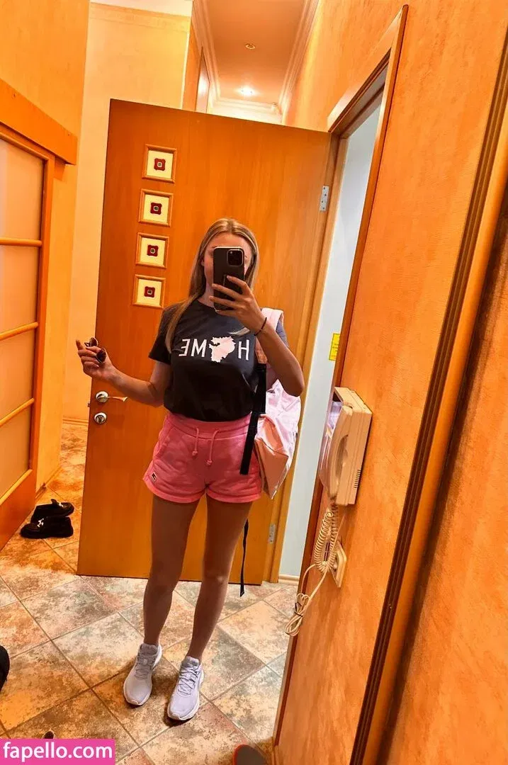 busya18plus Onlyfans Photo Gallery 