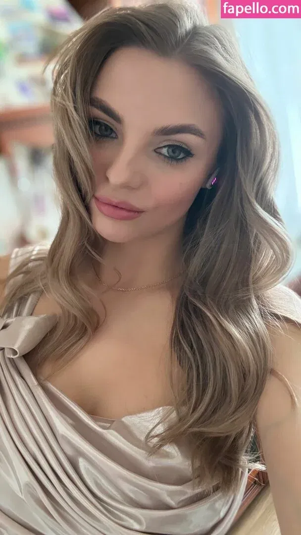 busya18plus Onlyfans Photo Gallery 