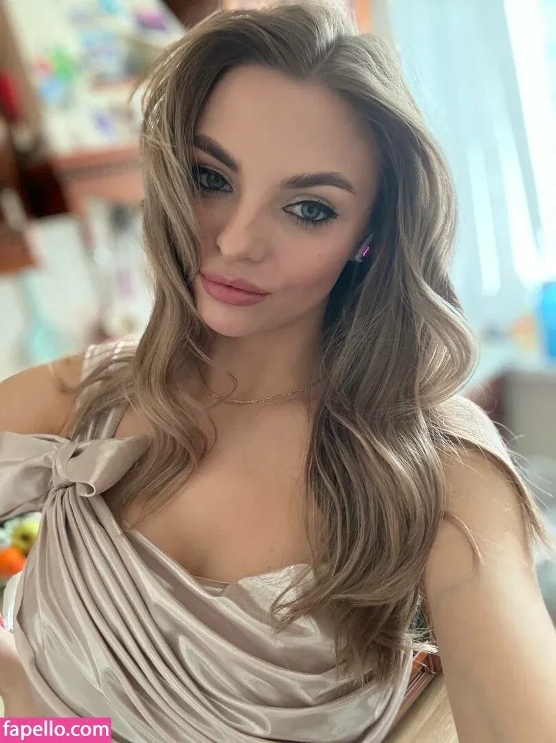 busya18plus Onlyfans Photo Gallery 