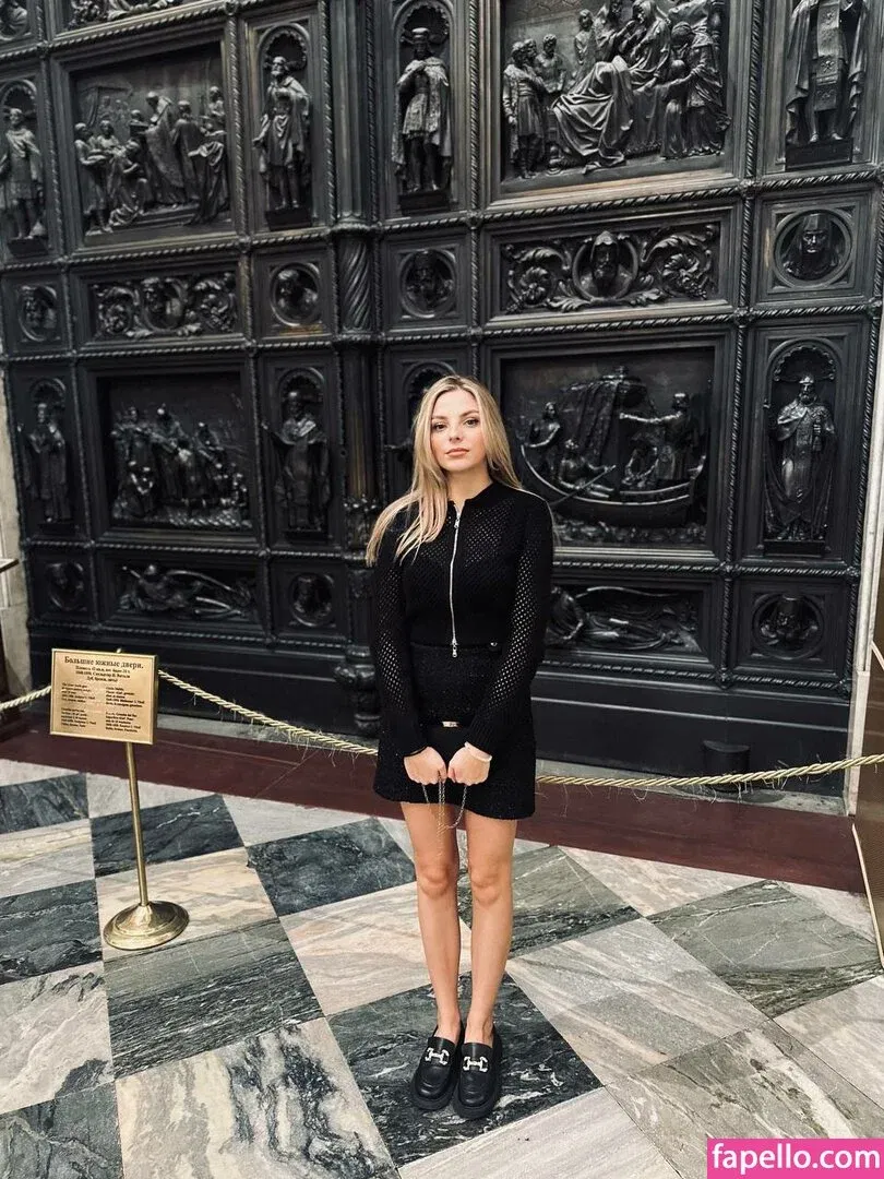 busya18plus Onlyfans Photo Gallery 