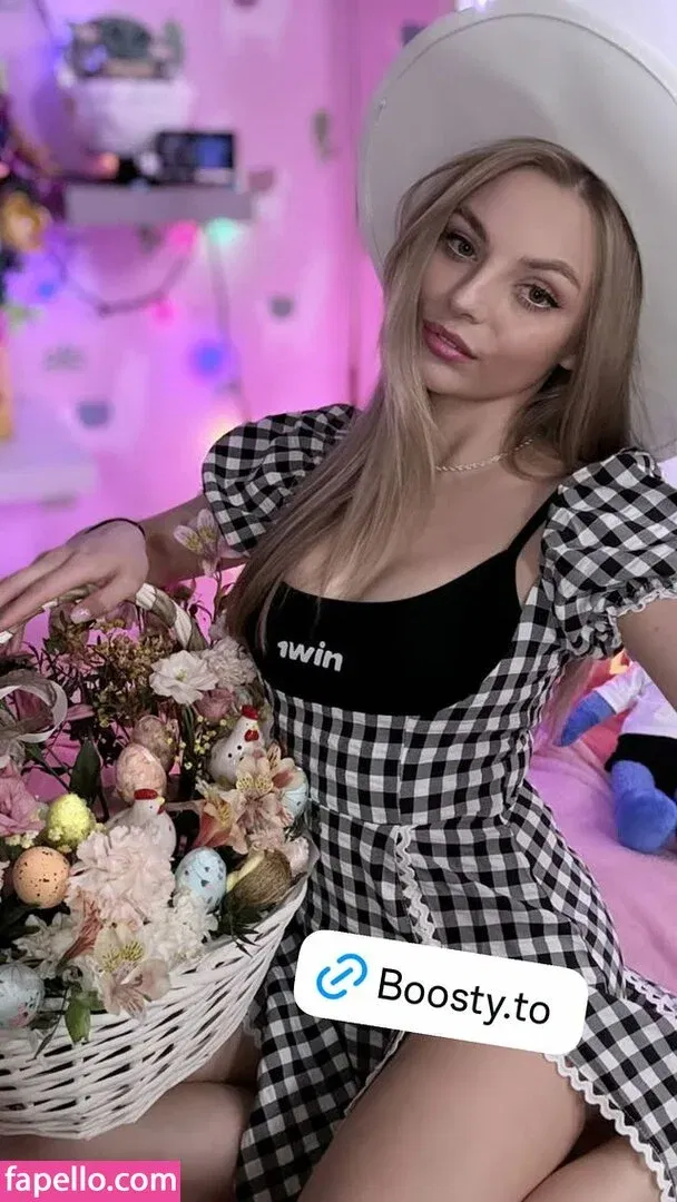 busya18plus Onlyfans Photo Gallery 