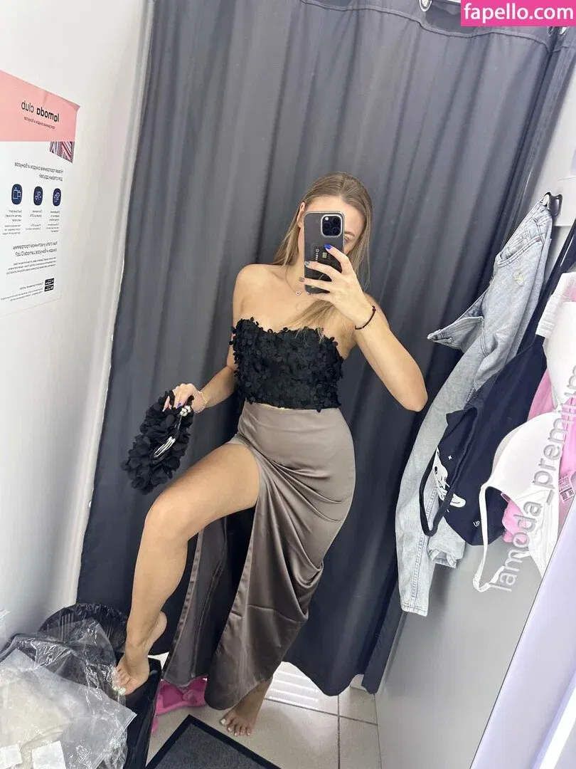 busya18plus Onlyfans Photo Gallery 