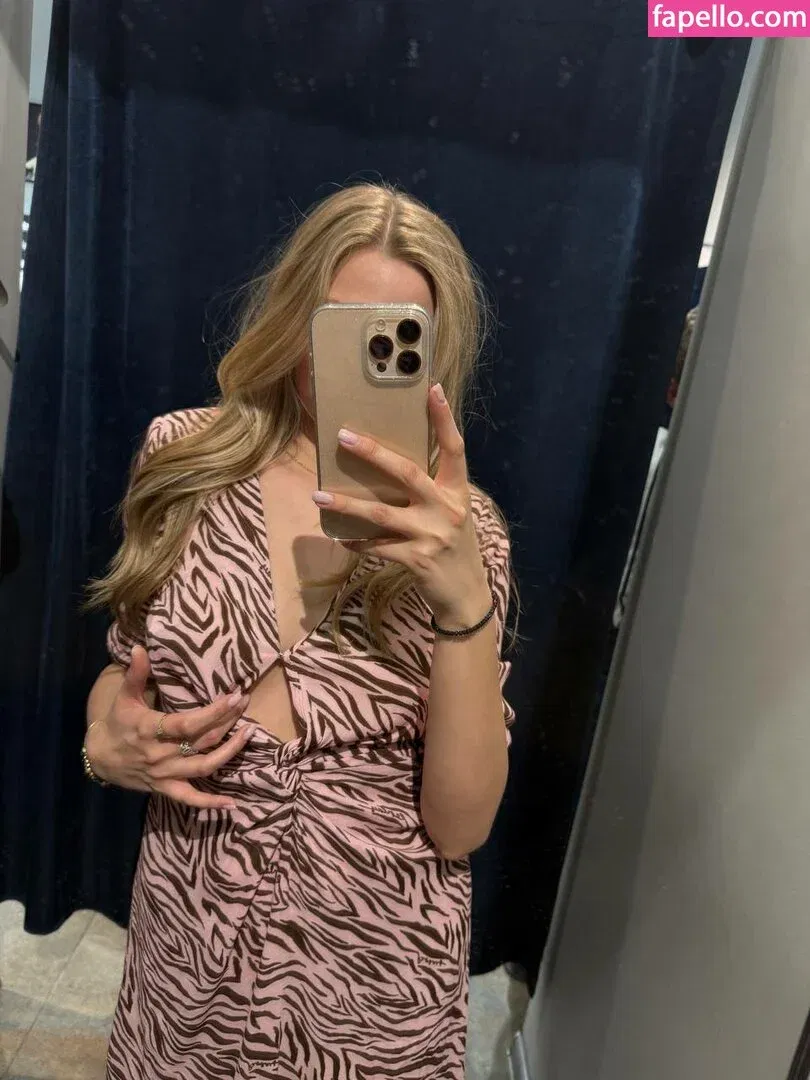 busya18plus Onlyfans Photo Gallery 