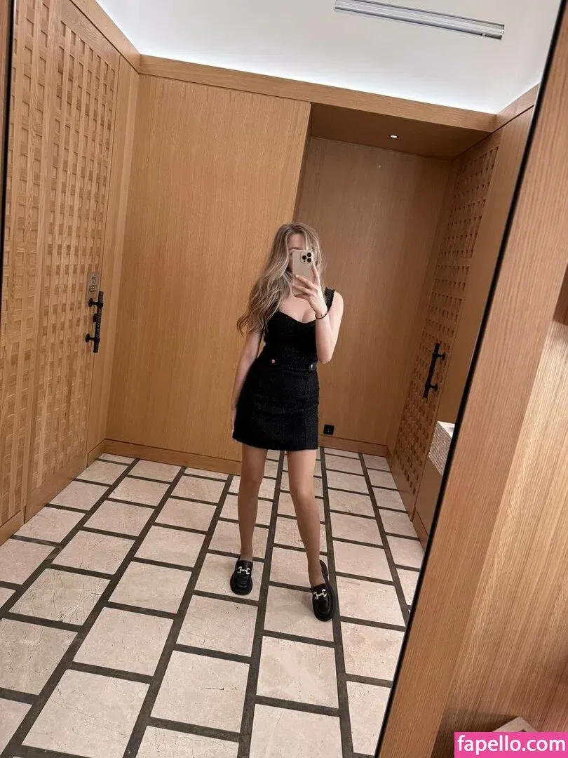 busya18plus Onlyfans Photo Gallery 