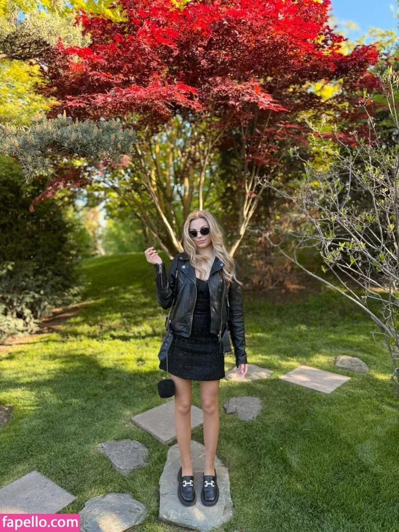 busya18plus Onlyfans Photo Gallery 