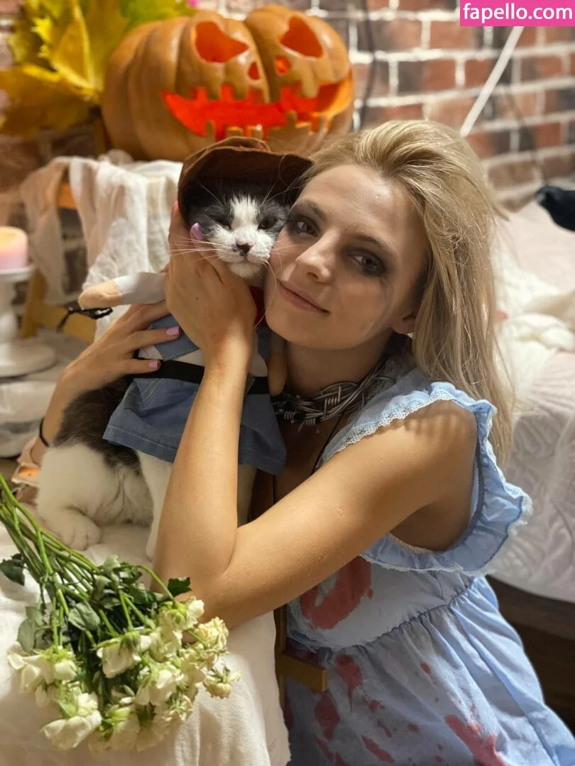 busya18plus Onlyfans Photo Gallery 