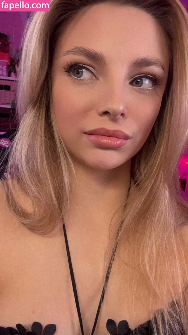 busya18plus Onlyfans Photo Gallery 