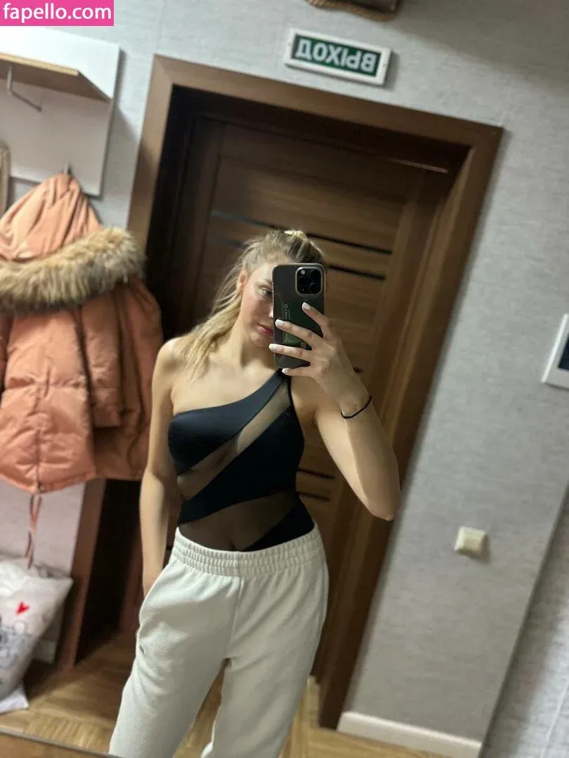 busya18plus Onlyfans Photo Gallery 