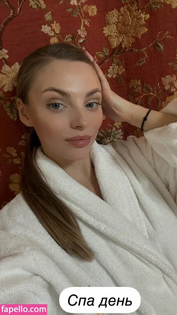 busya18plus Onlyfans Photo Gallery 