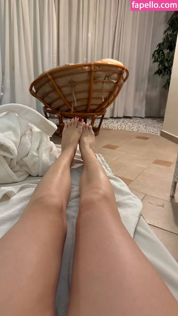 busya18plus Onlyfans Photo Gallery 