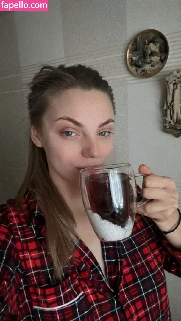 busya18plus Onlyfans Photo Gallery 