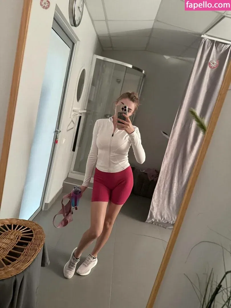 busya18plus Onlyfans Photo Gallery 