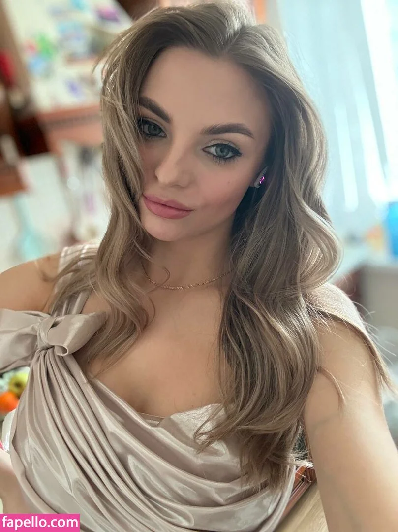 busya18plus Onlyfans Photo Gallery 