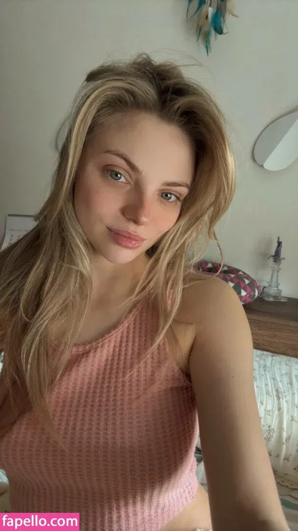 busya18plus Onlyfans Photo Gallery 