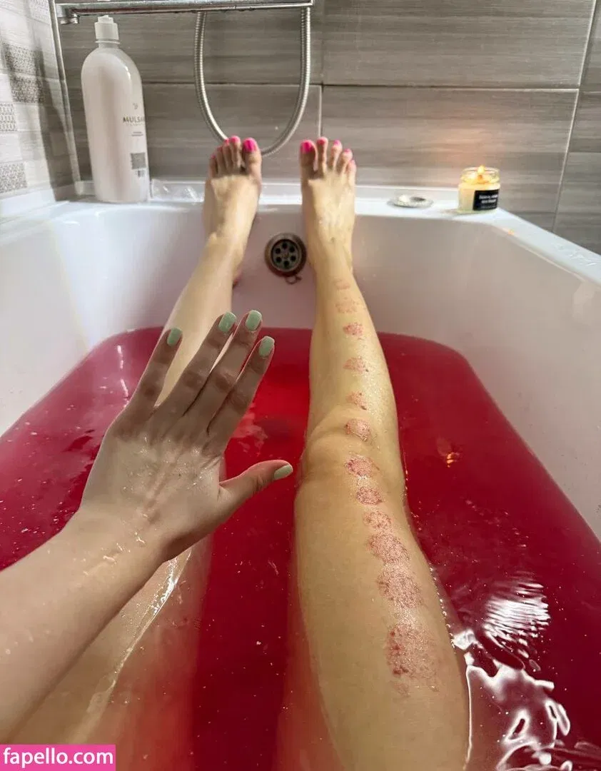 busya18plus Onlyfans Photo Gallery 