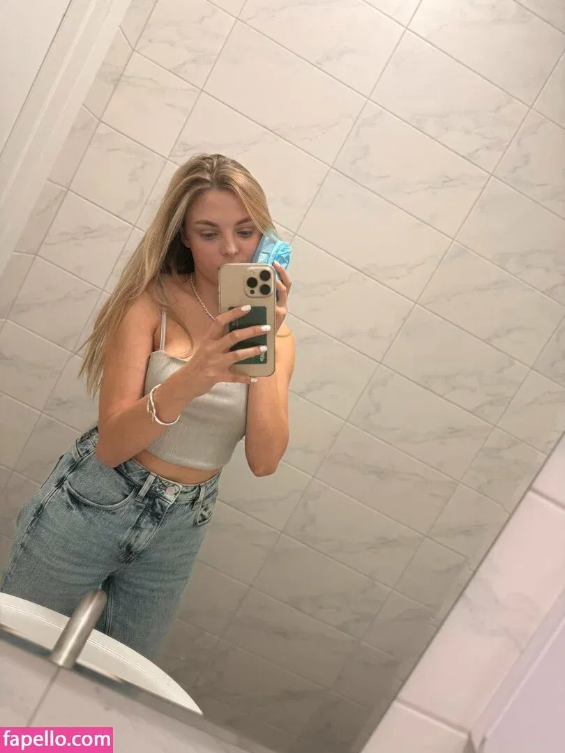 busya18plus Onlyfans Photo Gallery 