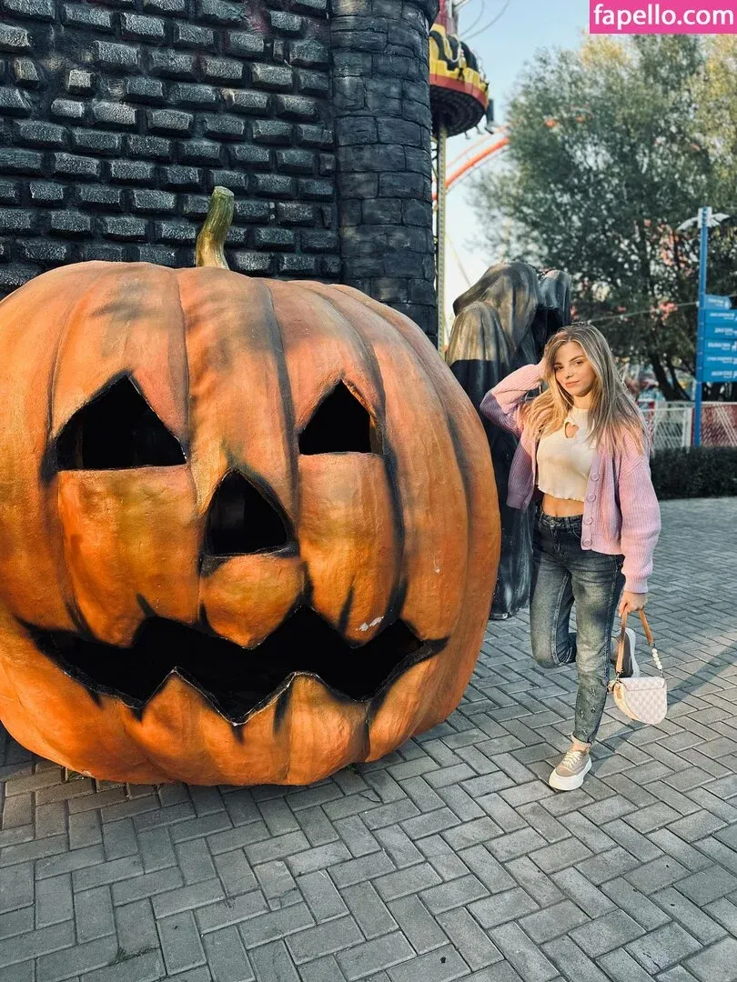 busya18plus Onlyfans Photo Gallery 