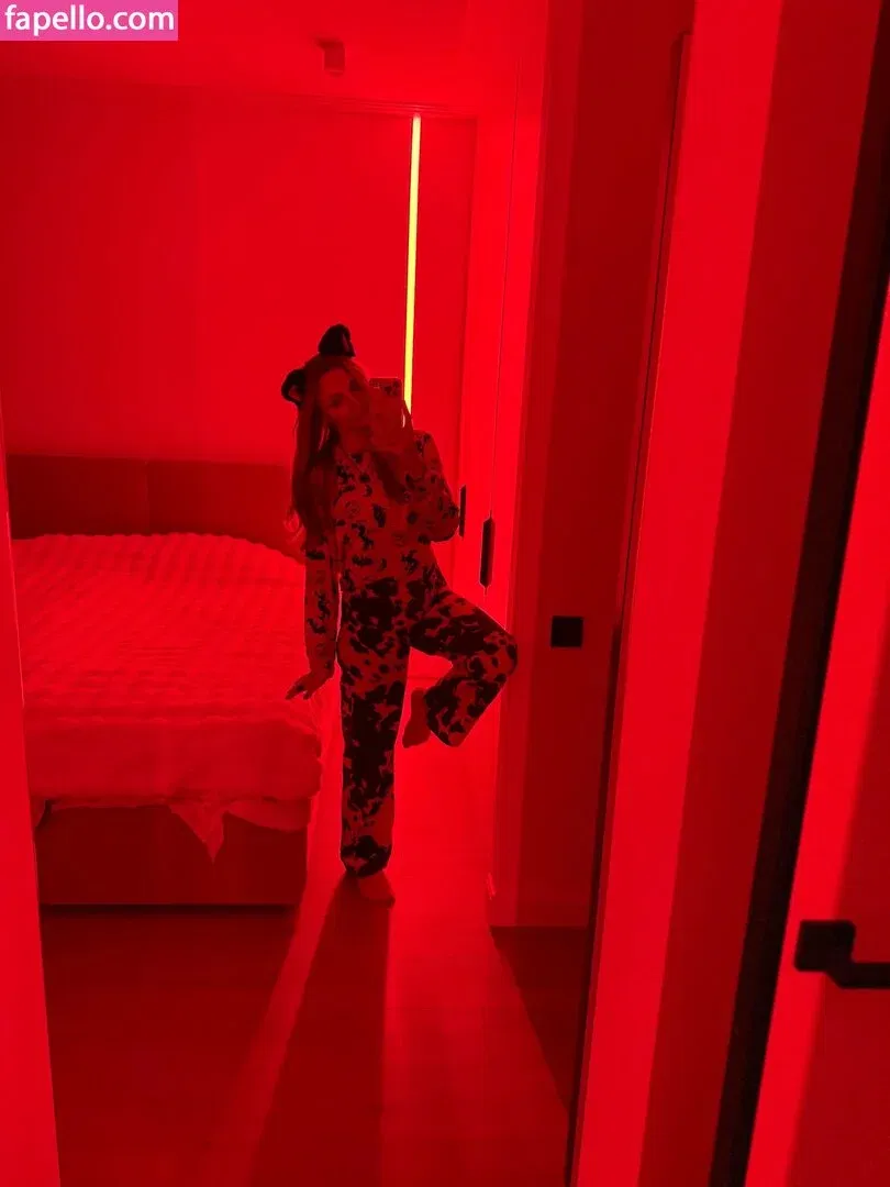 busya18plus Onlyfans Photo Gallery 