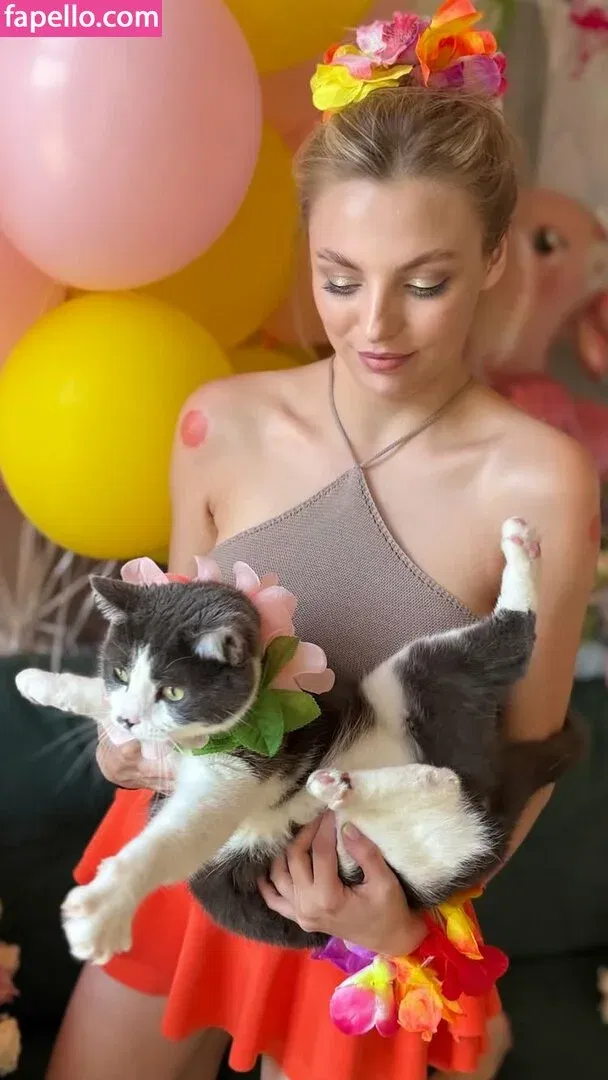 busya18plus Onlyfans Photo Gallery 