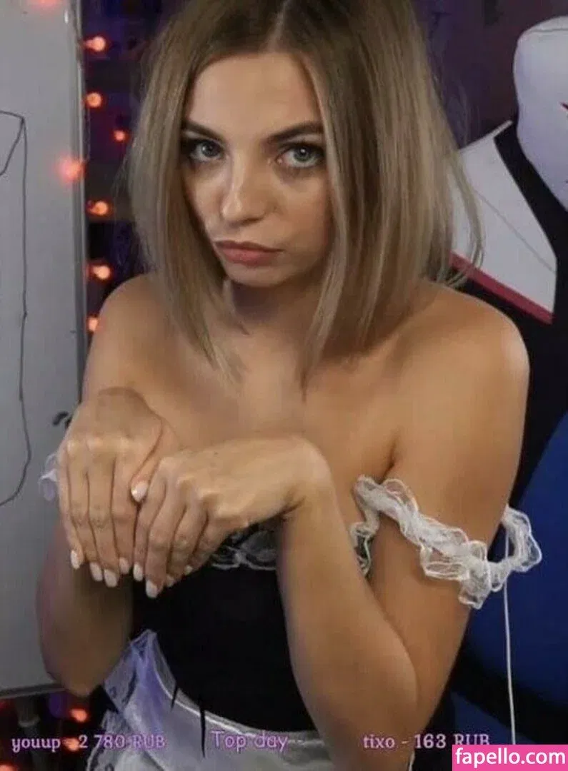 busya18plus Onlyfans Photo Gallery 