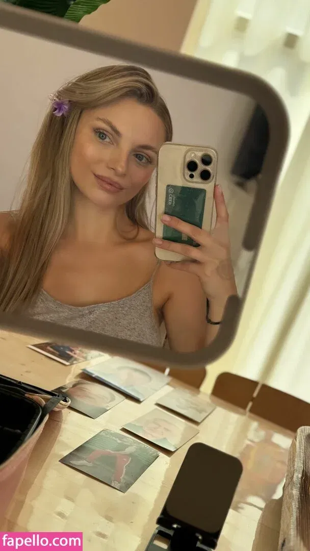 busya18plus Onlyfans Photo Gallery 