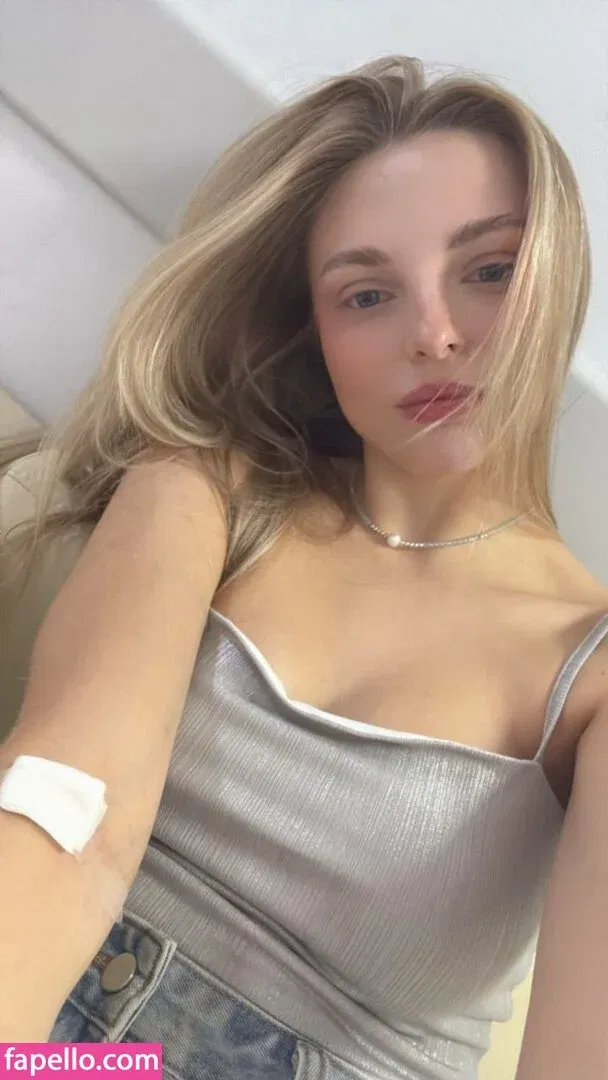 busya18plus Onlyfans Photo Gallery 