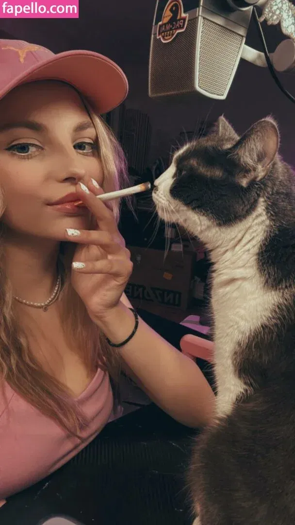 busya18plus Onlyfans Photo Gallery 