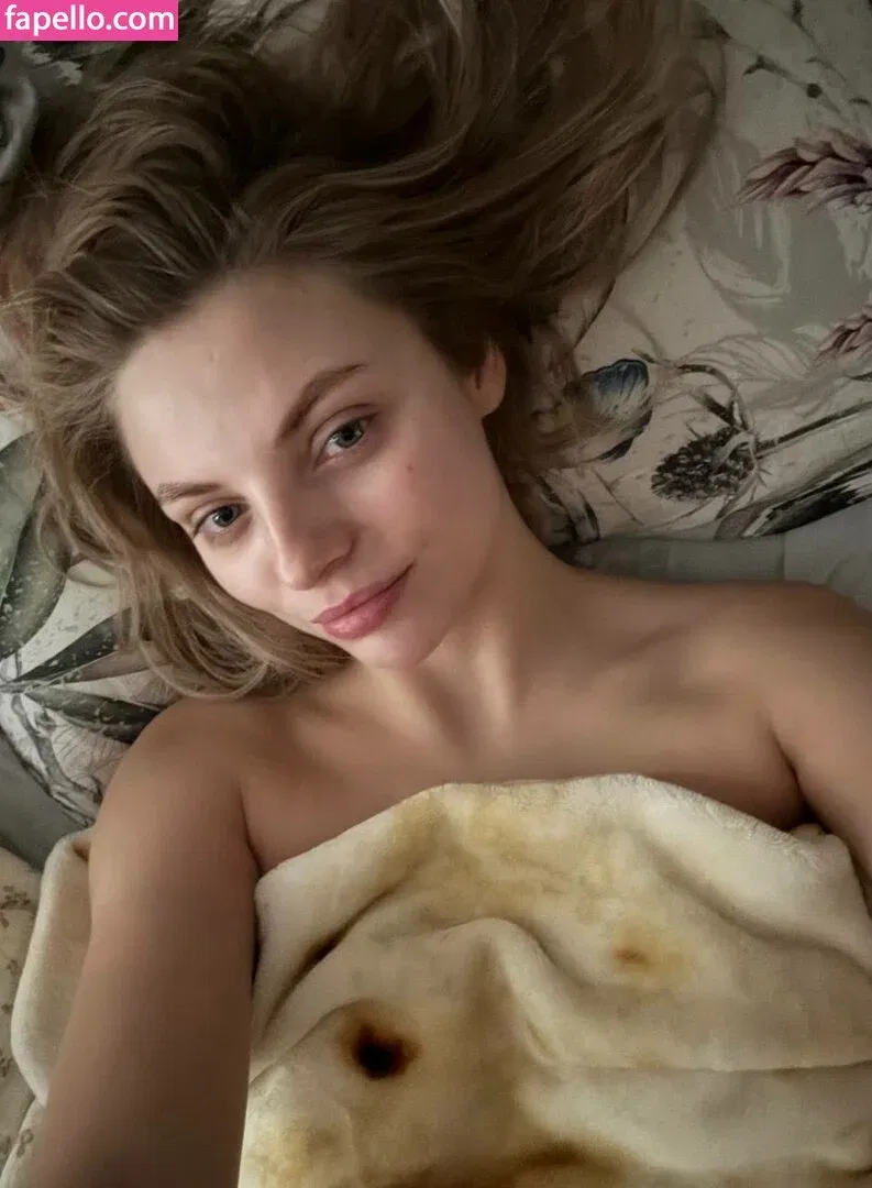 busya18plus Onlyfans Photo Gallery 