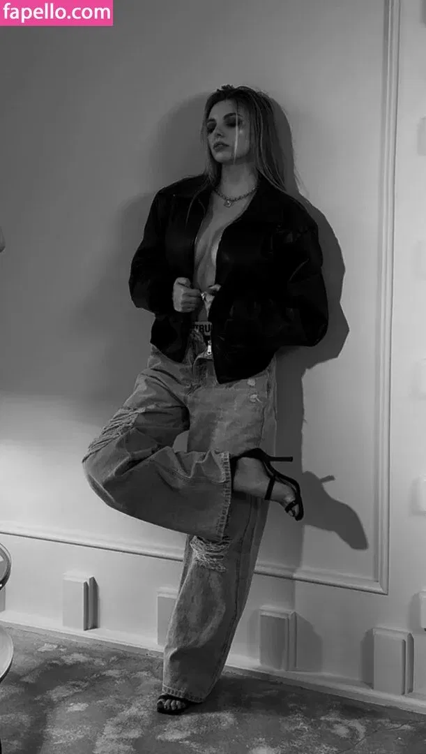 busya18plus Onlyfans Photo Gallery 