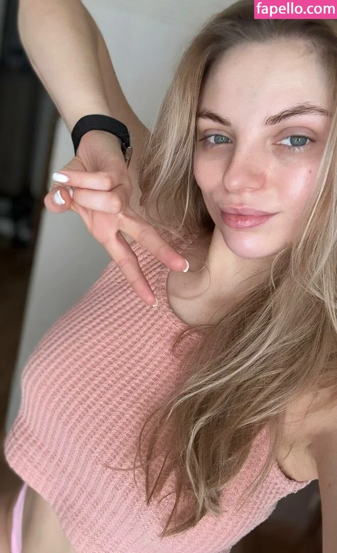 busya18plus Onlyfans Photo Gallery 