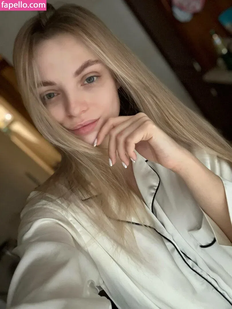 busya18plus Onlyfans Photo Gallery 