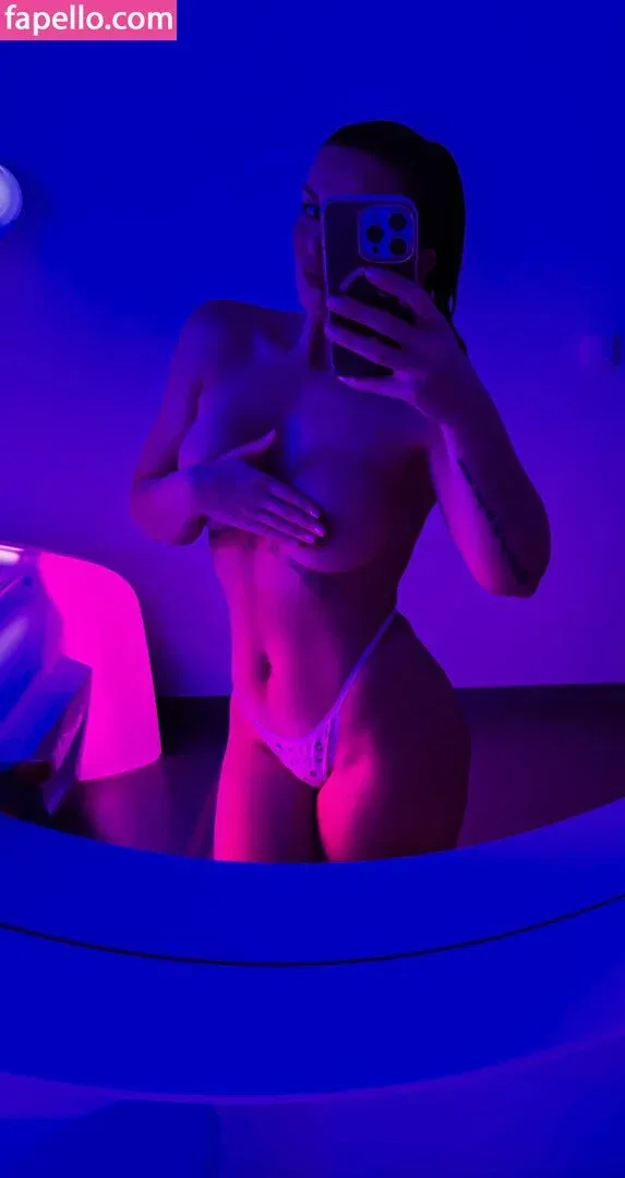 Lucinka Vokrouhlikova Onlyfans Photo Gallery 