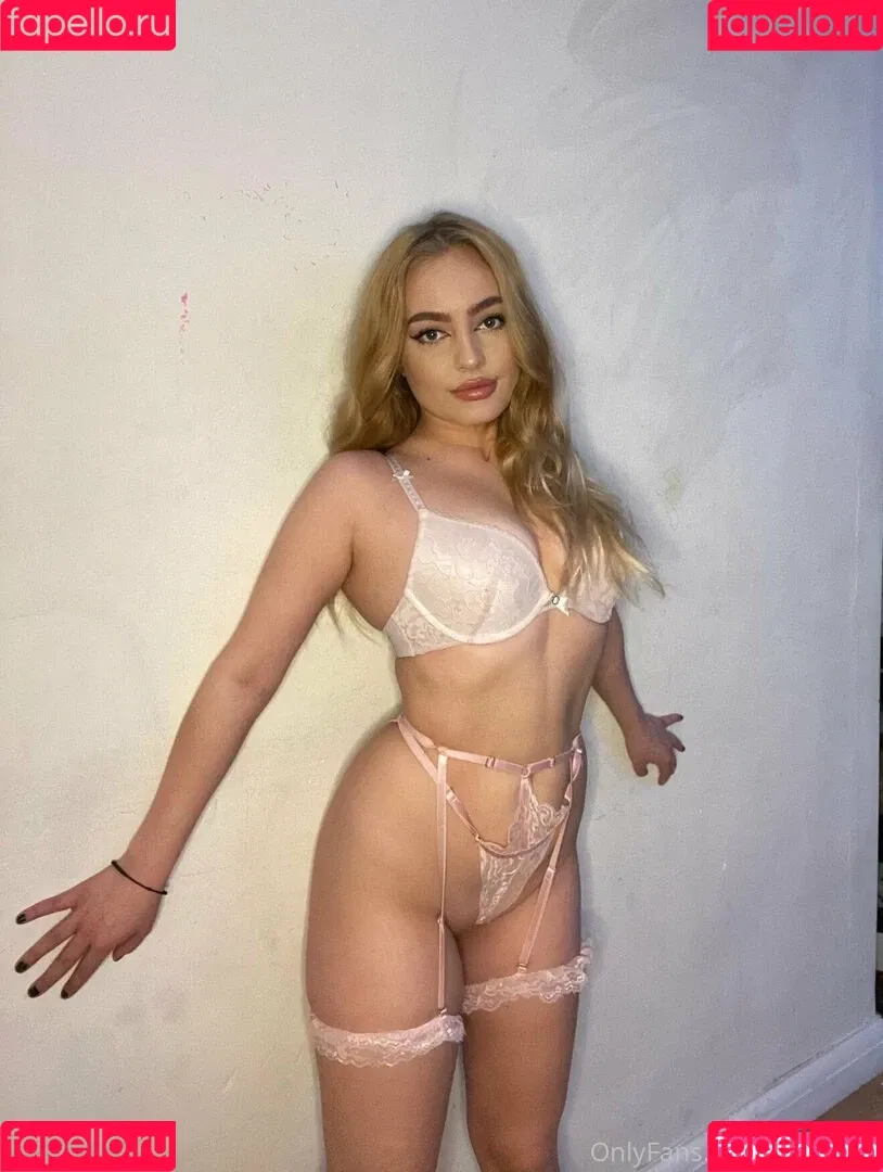JadeCSGO Onlyfans Photo Gallery 