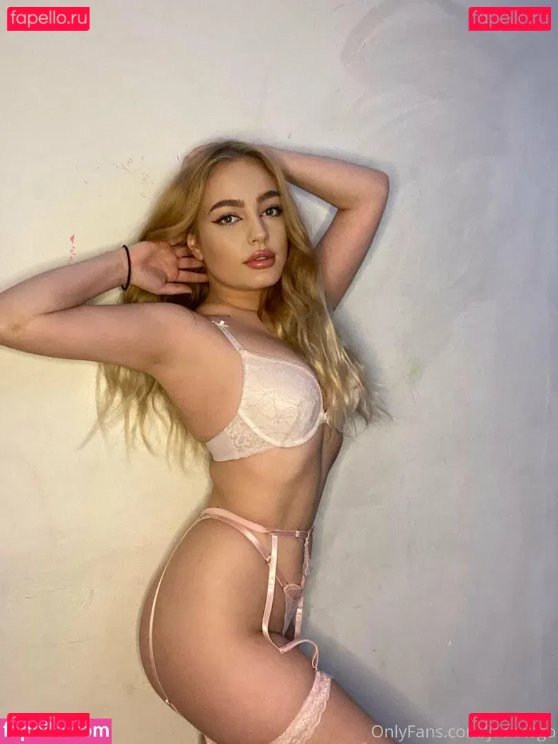 JadeCSGO Onlyfans Photo Gallery 